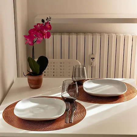 Dehomes - Porta Vittoria Comfort Appartement